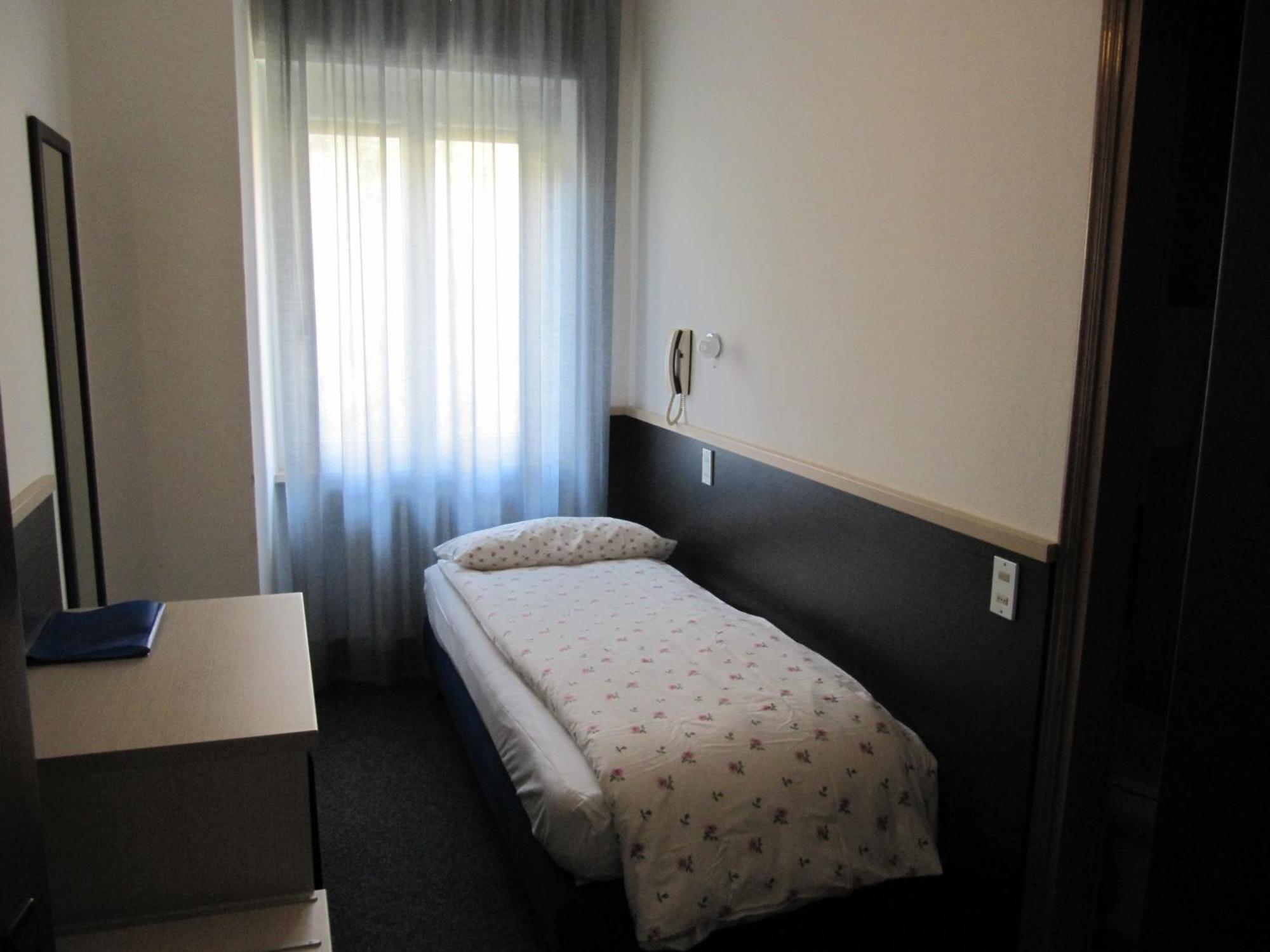 Hotel Carlo Brenzone sul Garda Exterior photo